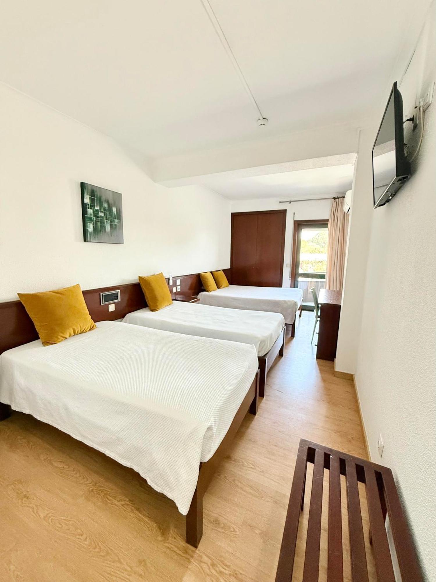 Residencial Dona Teresa Hotel Maía Buitenkant foto